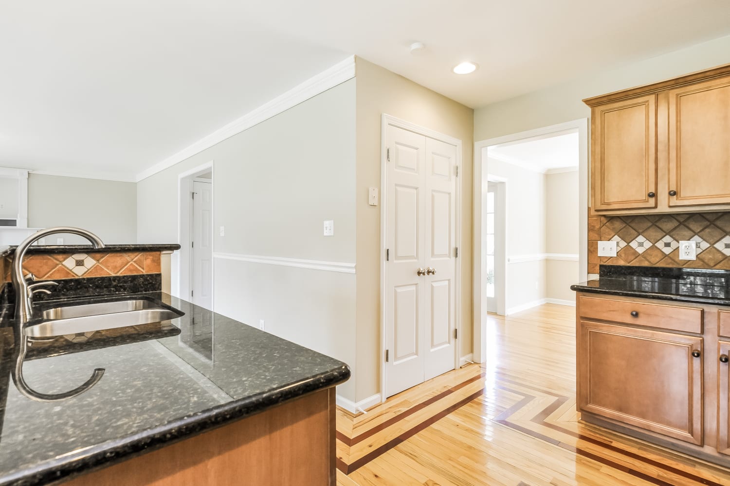 129 Rustic Ln, Smithfield photo 9