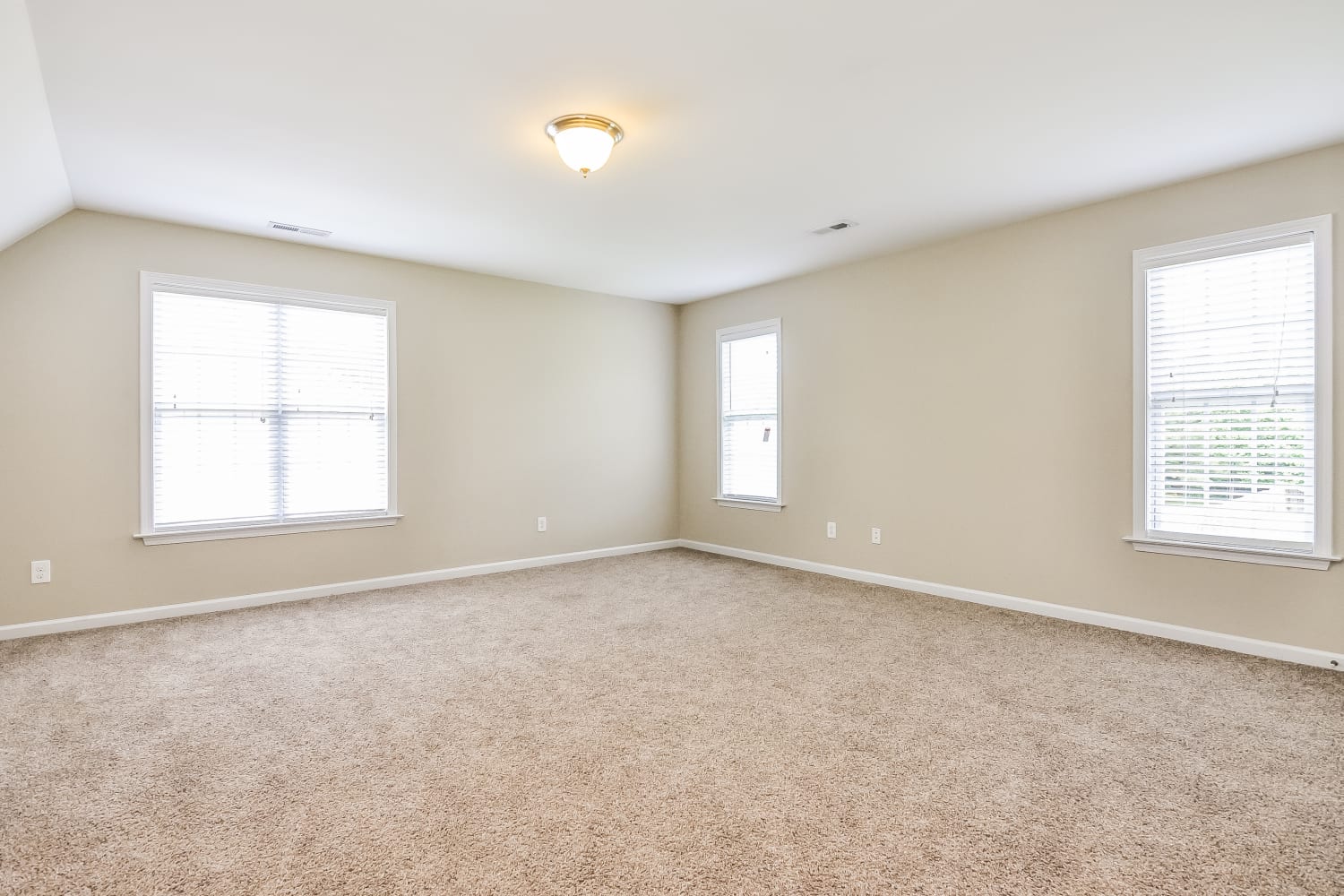 129 Rustic Ln, Smithfield photo 14