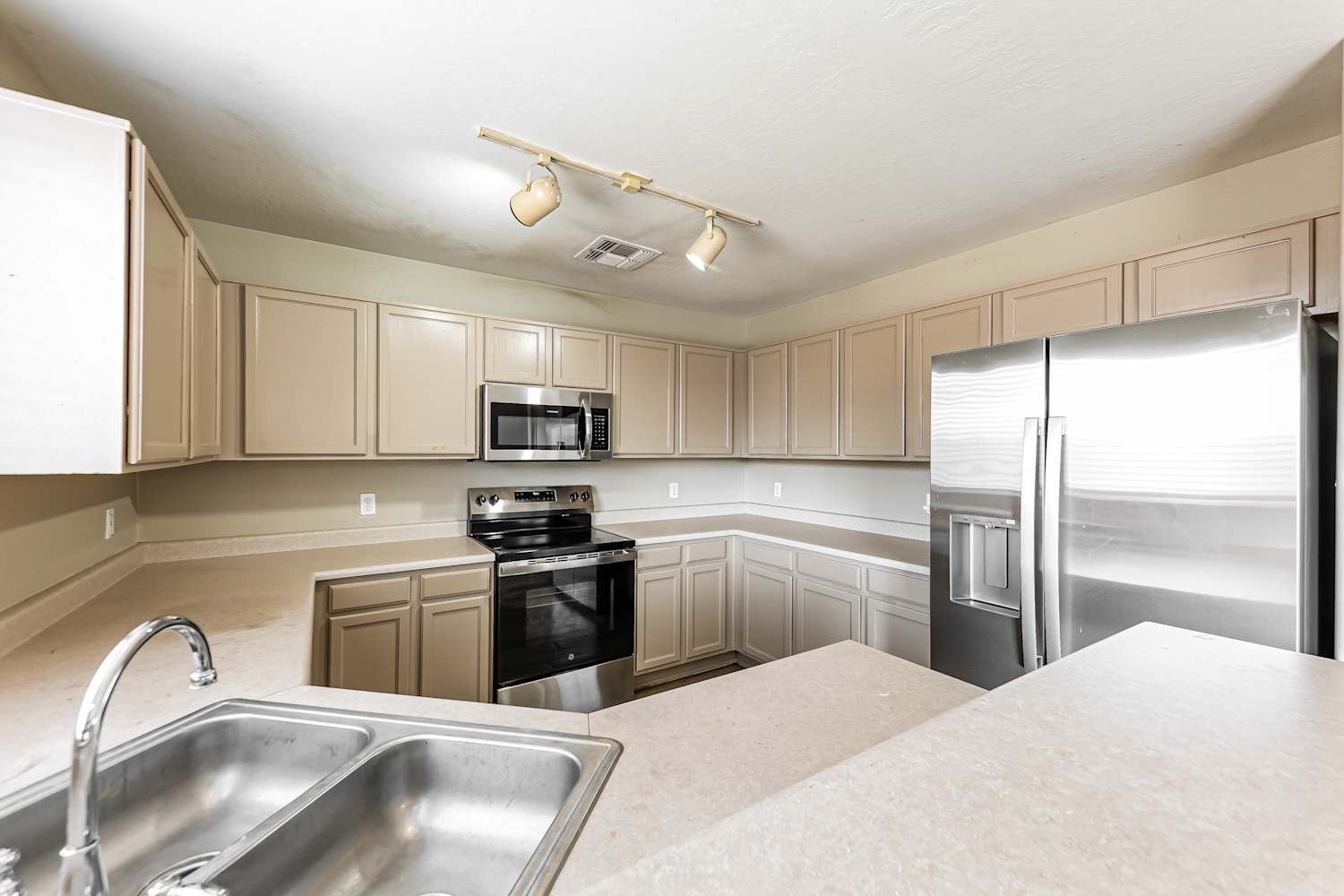 12946 W Cherry Hills Dr, El Mirage photo 6