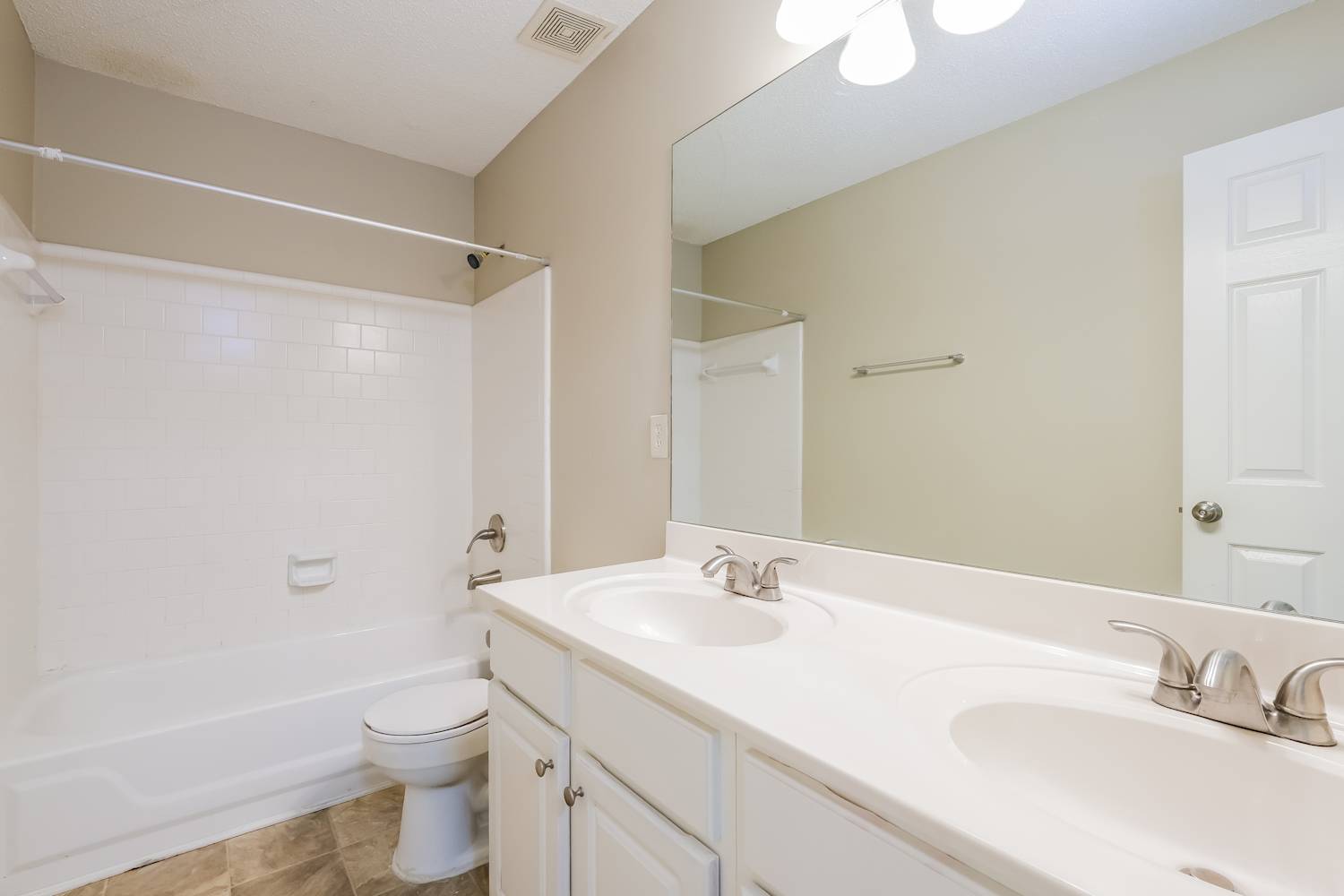 130 Lyndhurst Ct, Roswell photo 16
