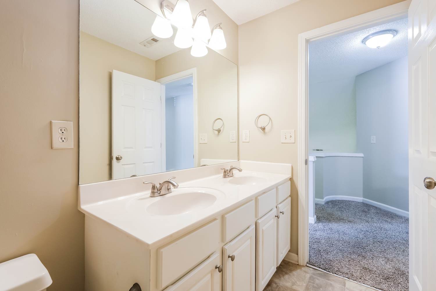 130 Lyndhurst Ct, Roswell photo 15