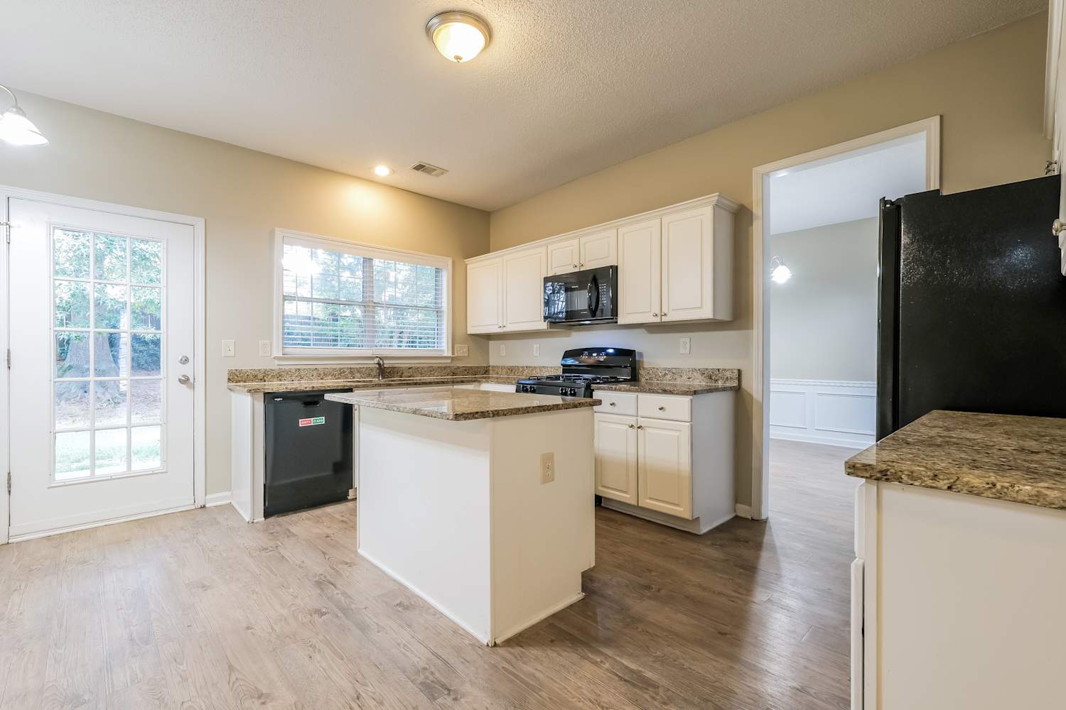 130 Lyndhurst Ct, Roswell photo 8