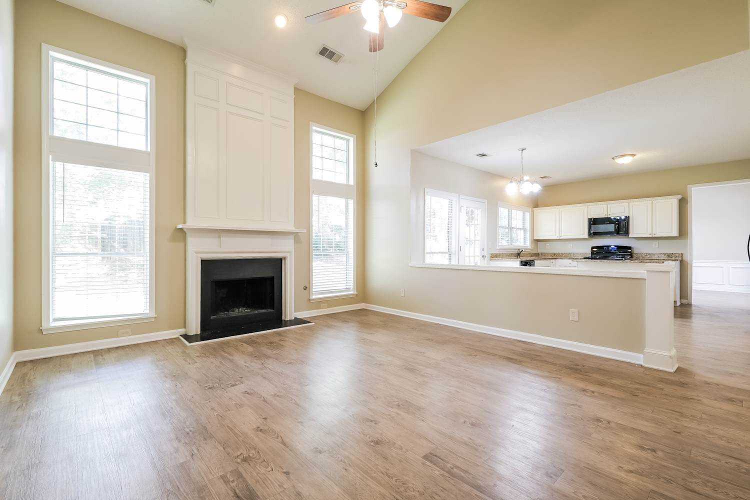 130 Lyndhurst Ct, Roswell photo 6