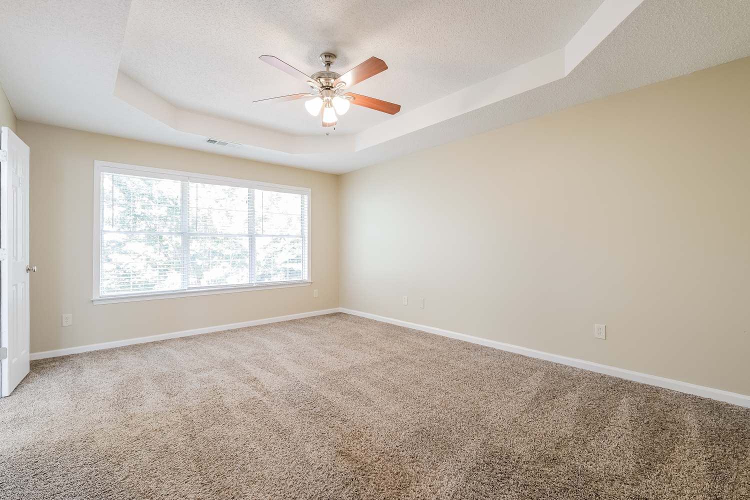 130 Lyndhurst Ct, Roswell photo 9