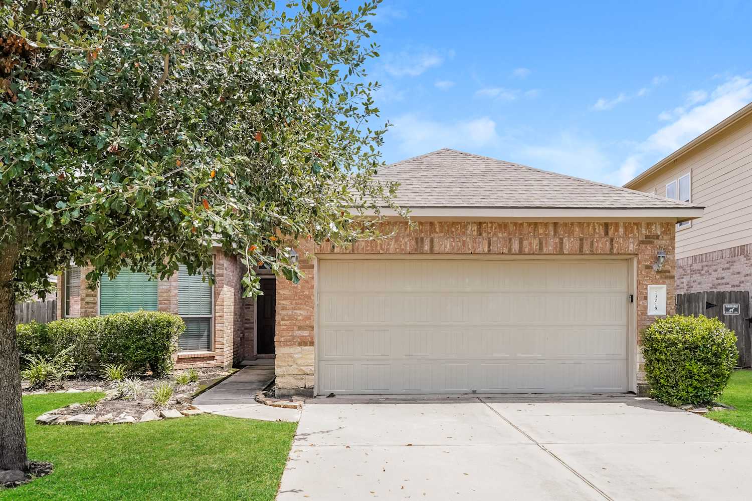 Front of 13018 Millstream Bend Ln, Tomball, TX