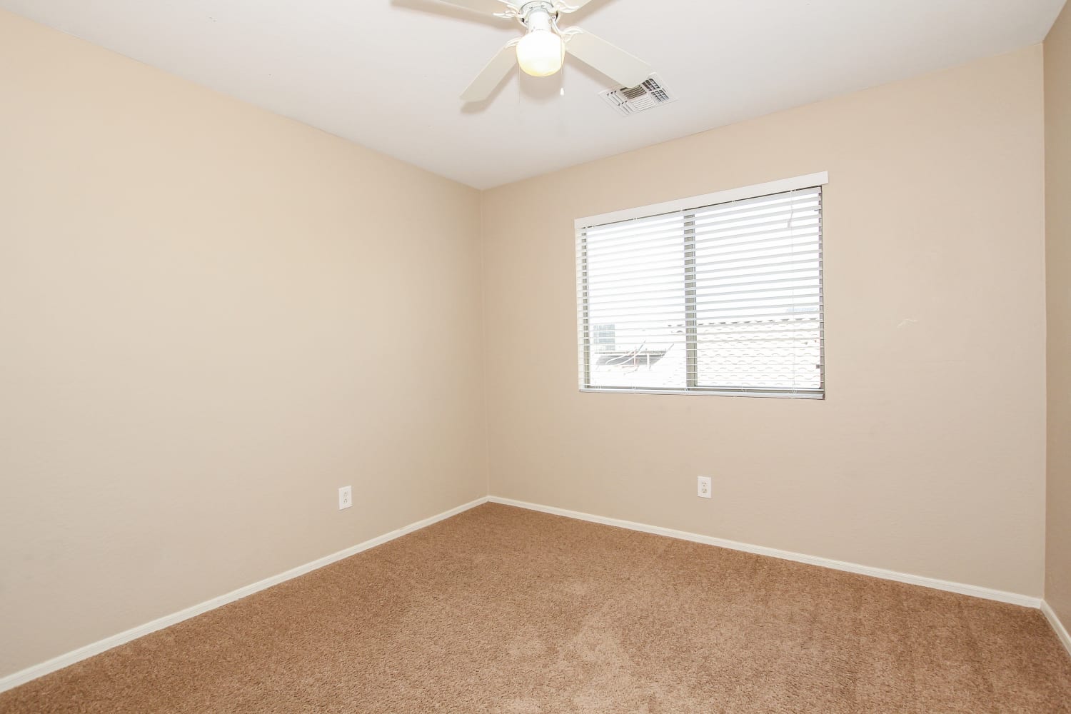 13032 W Mauna Loa Ln, El Mirage photo 10