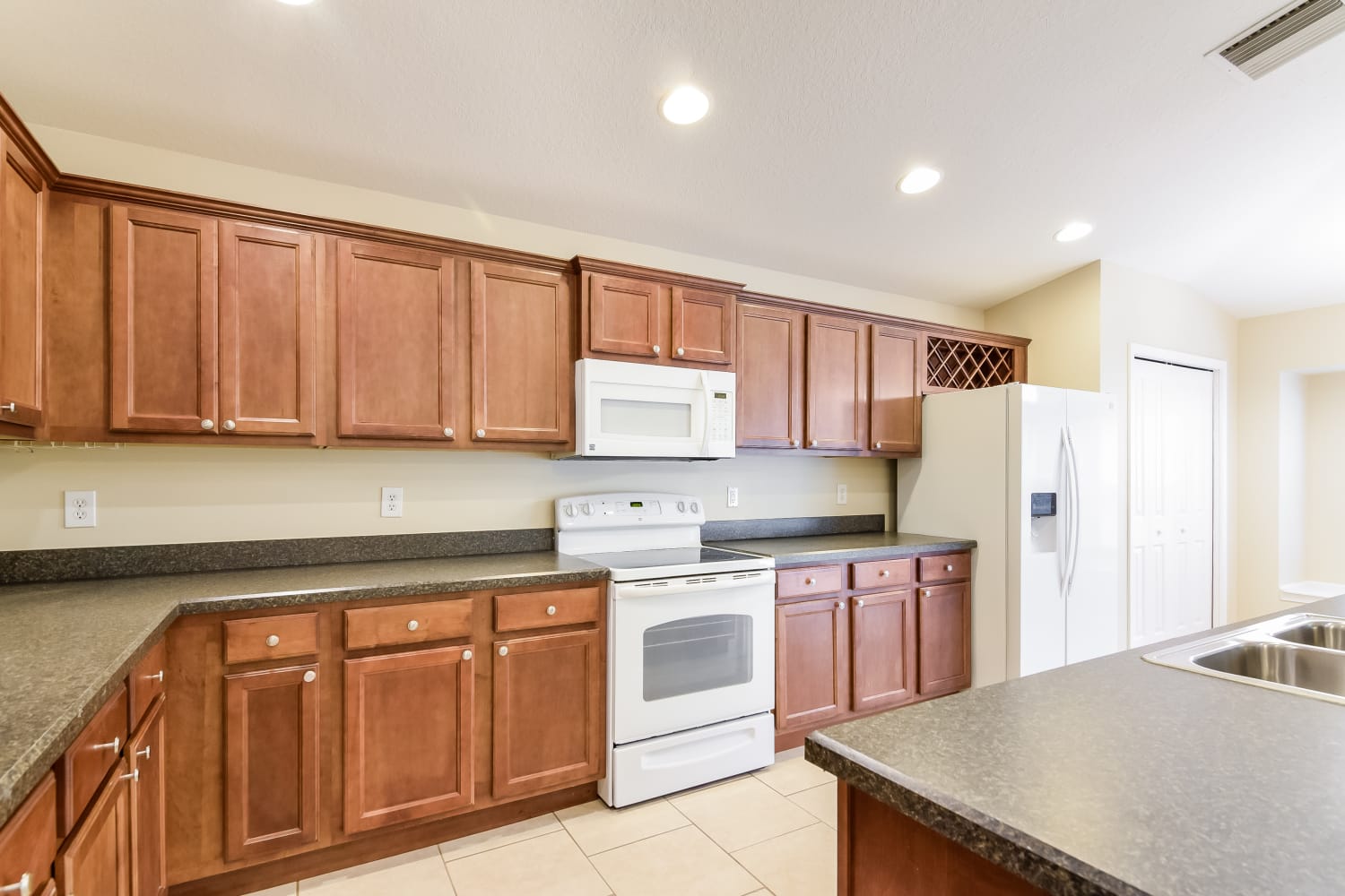 13037 Old Florida Cir, Hudson photo 8