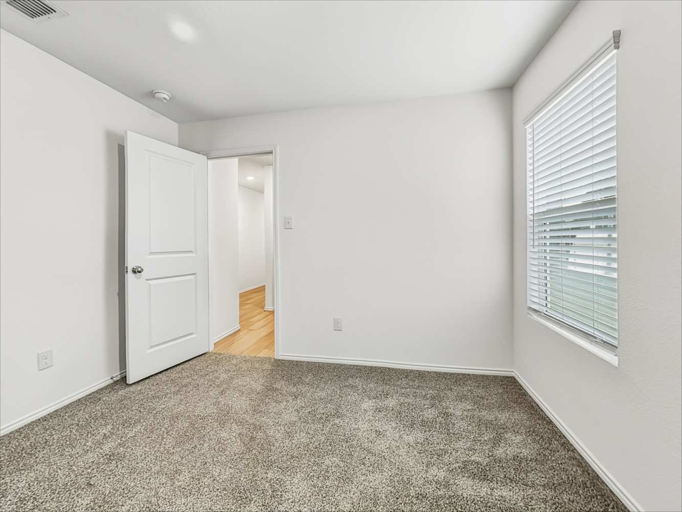1304 Haymarket Rd, Dallas photo 16