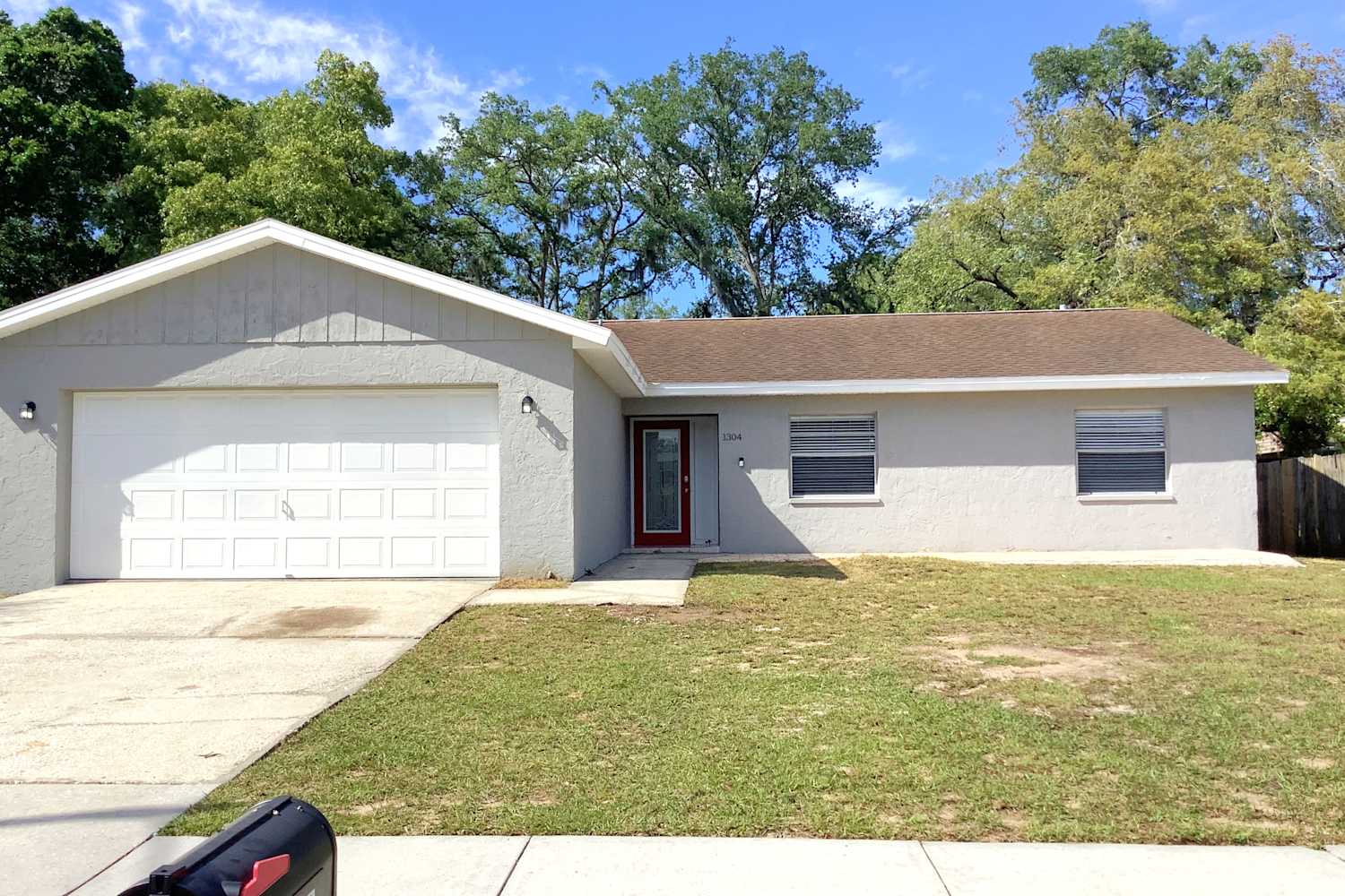 1304 Village Ct, Brandon photo 1