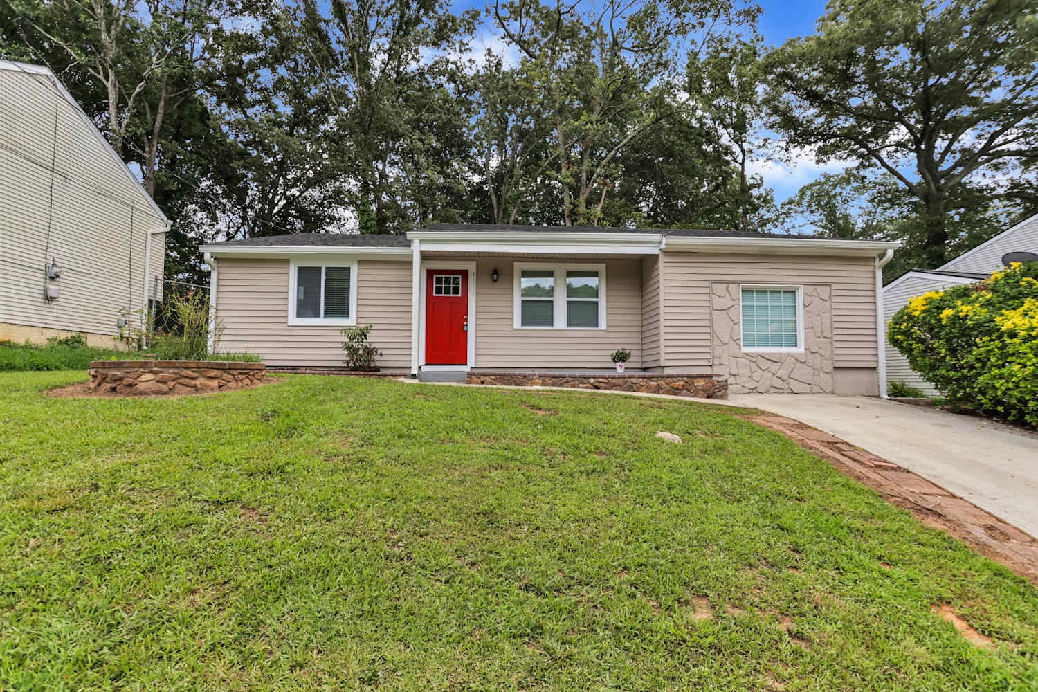 Front of 1310 Muirfield Dr, Stone Mountain, GA