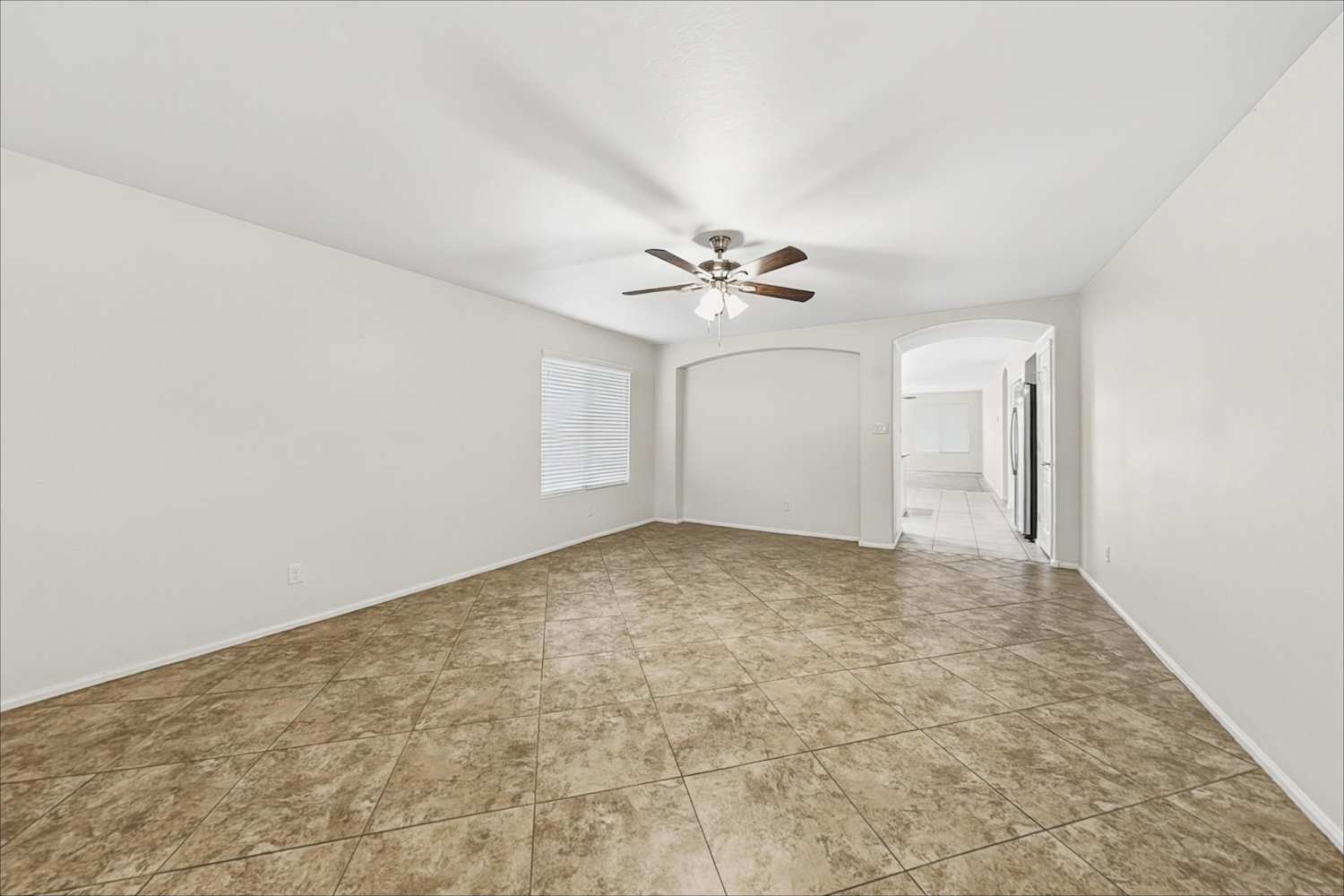 13127 W Port Royale Ln, Surprise photo 6