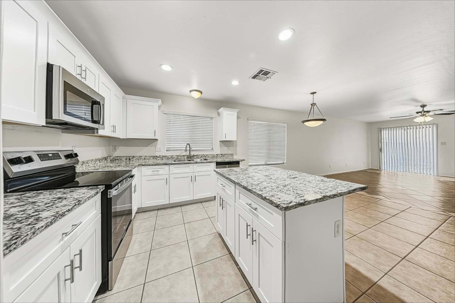 13127 W Port Royale Ln, Surprise photo 9