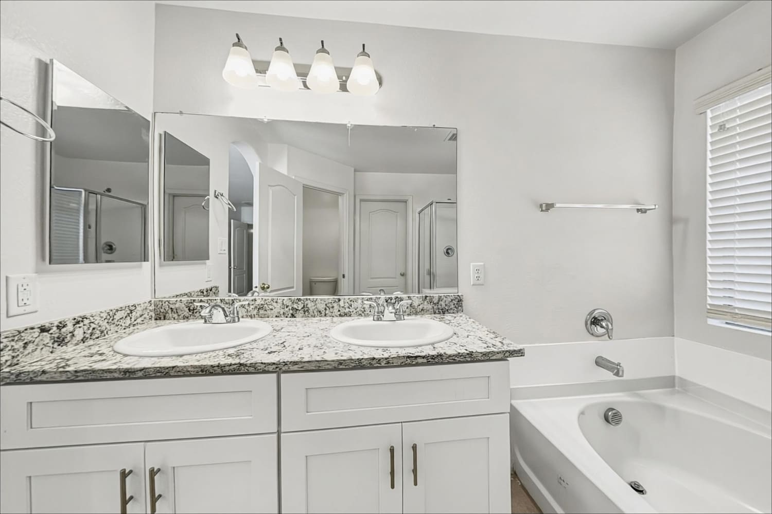 13127 W Port Royale Ln, Surprise photo 12