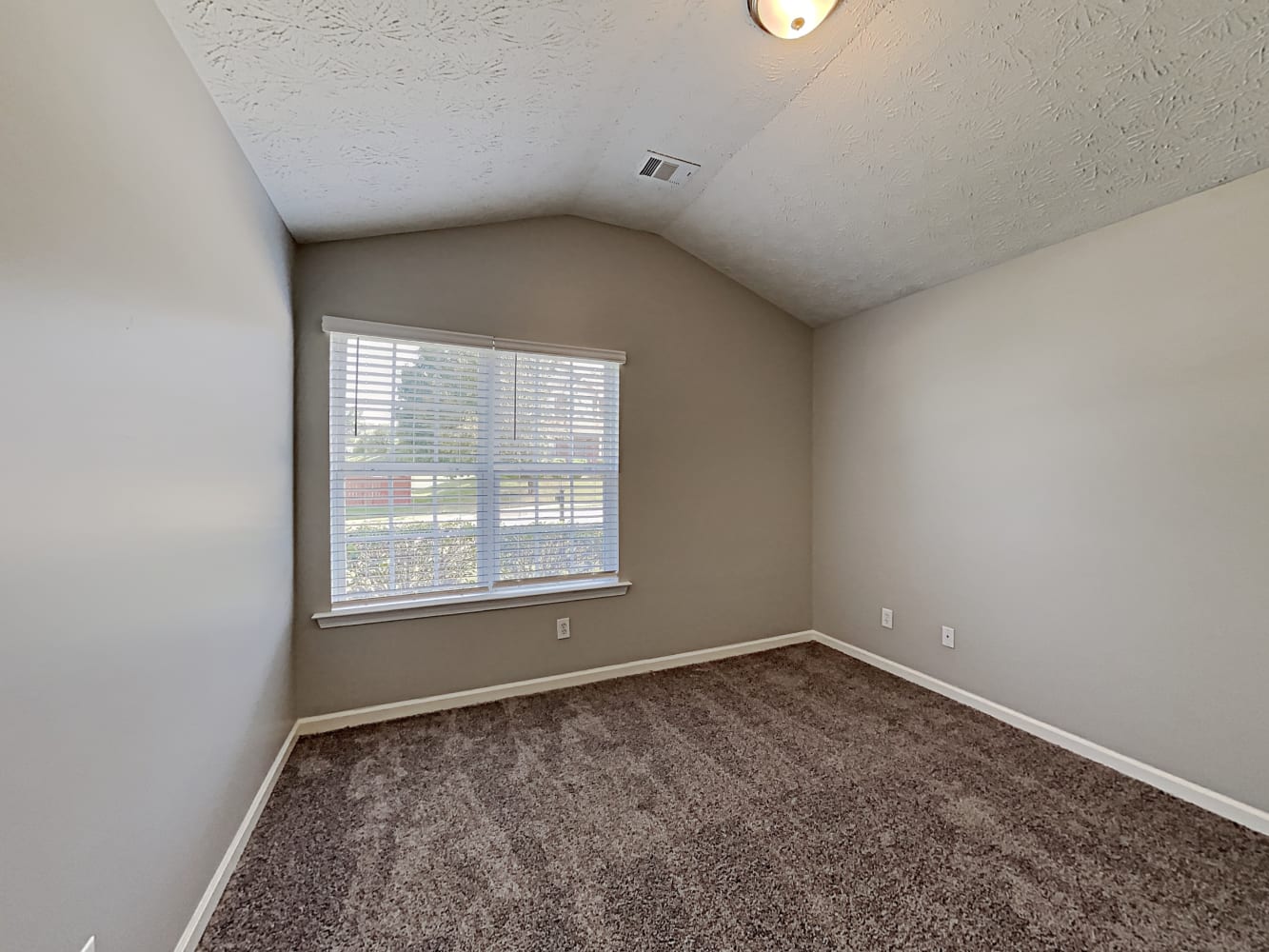 1317 Kent Mnr, Stockbridge photo 16