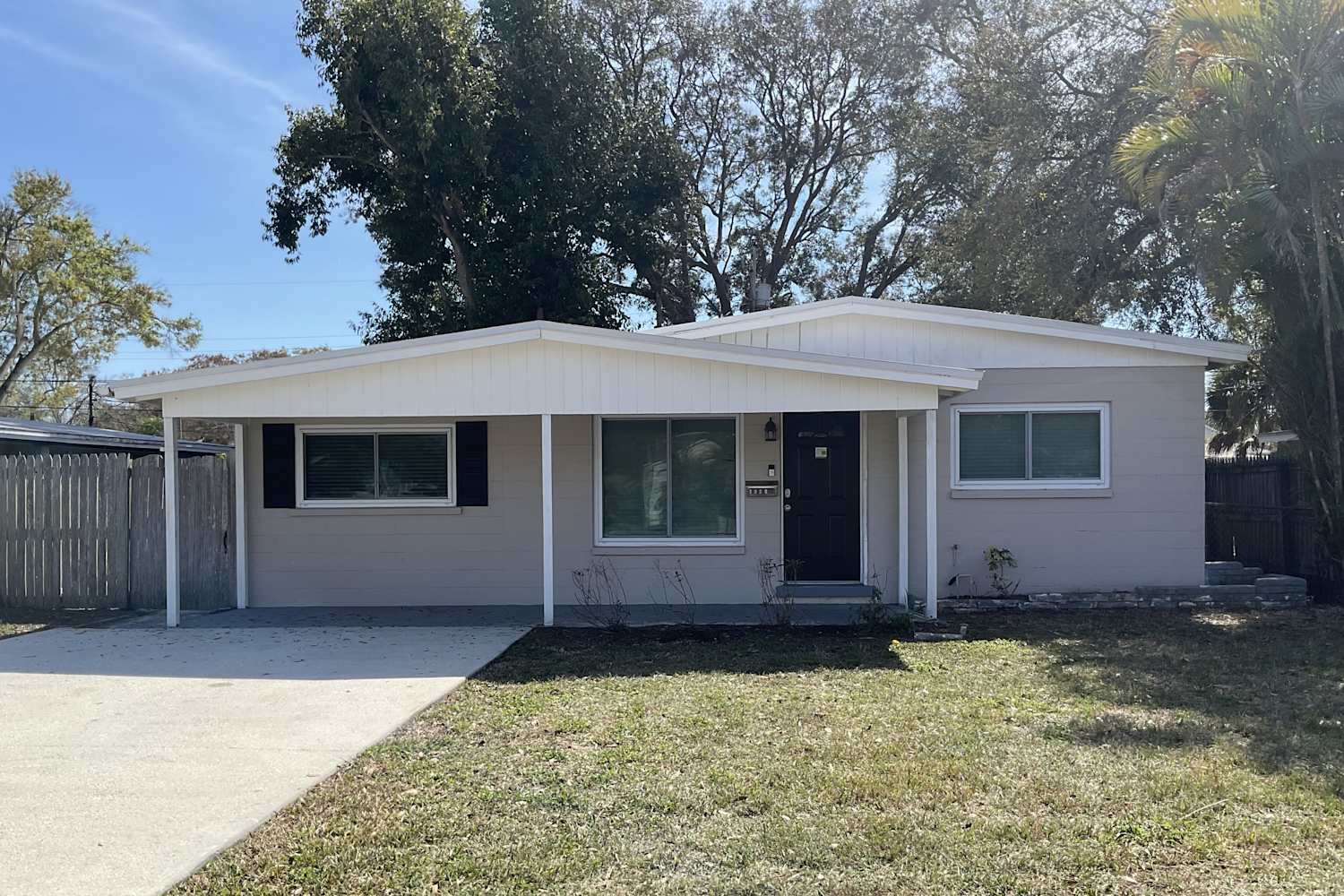 Front of 1320 54Th Ave N, St. Petersburg, FL