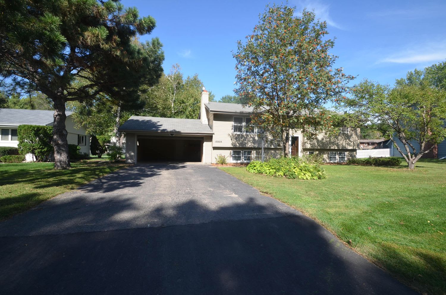 Front of 13209 Humboldt Ave S, Burnsville, MN