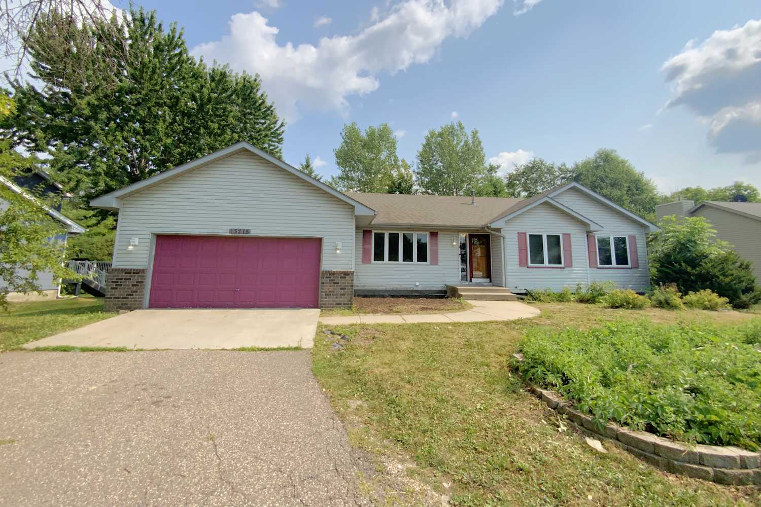 13215 Alabama Ave S, Savage photo 1