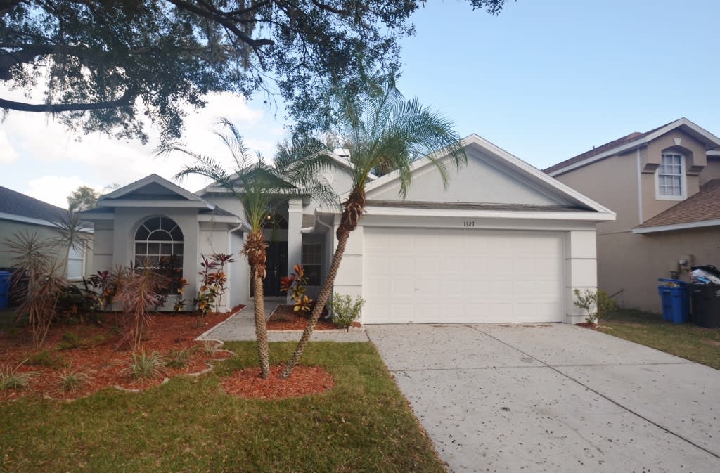 1327 Windjammer Pl, Valrico photo 1
