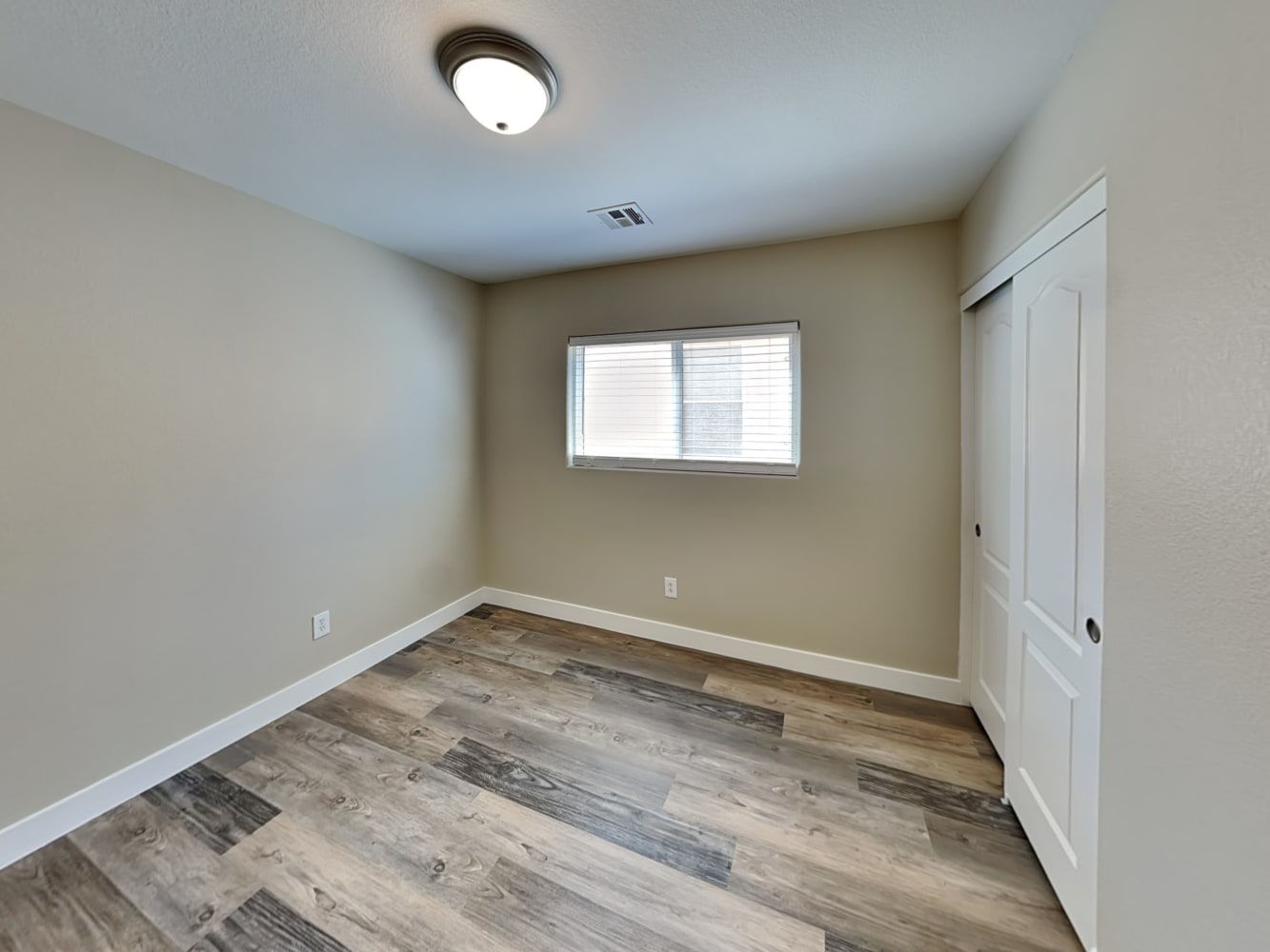 133 Gilliflower Ave, Las Vegas photo 11