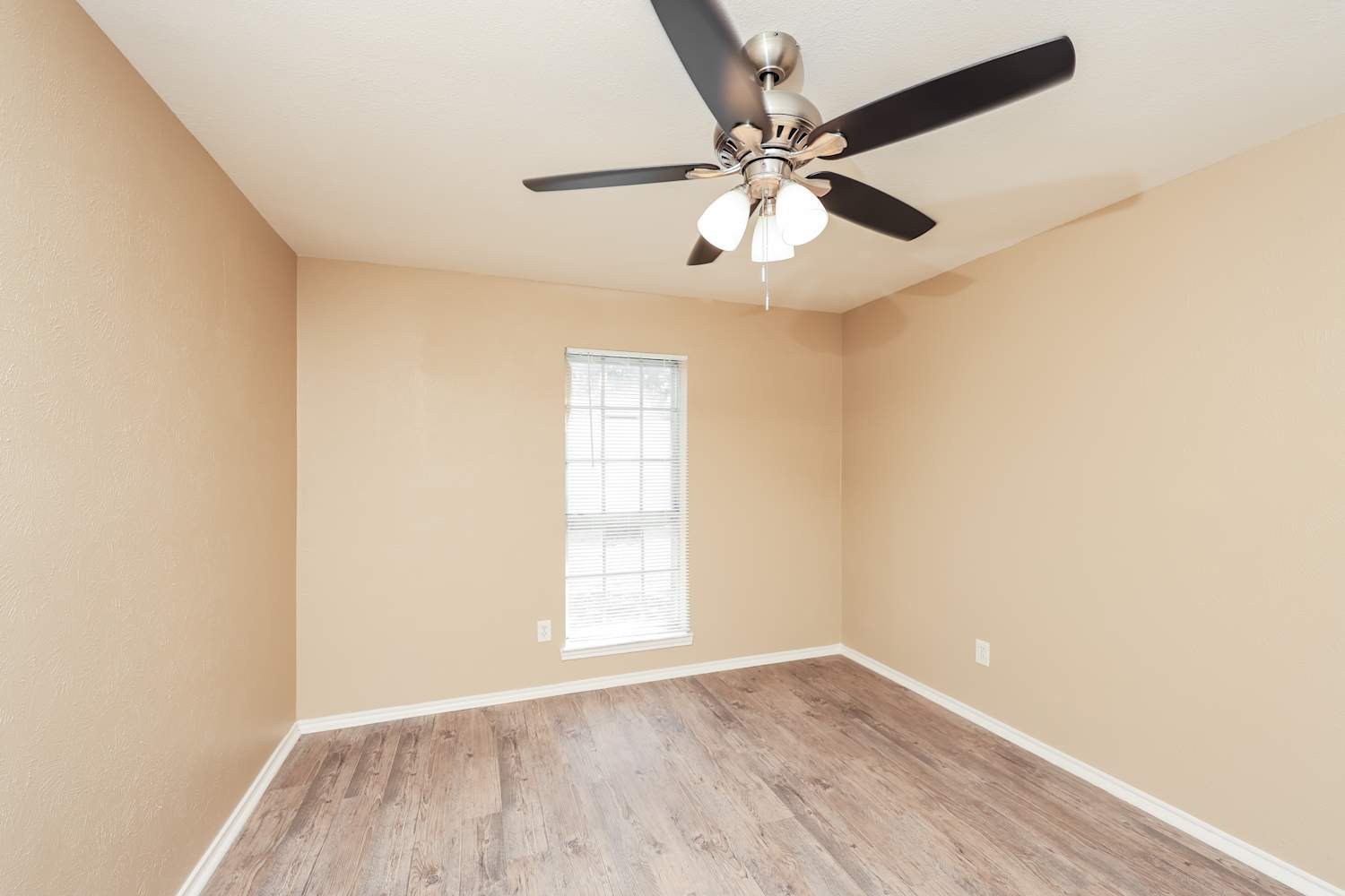 1337 Greenbriar Ln, Lancaster photo 14