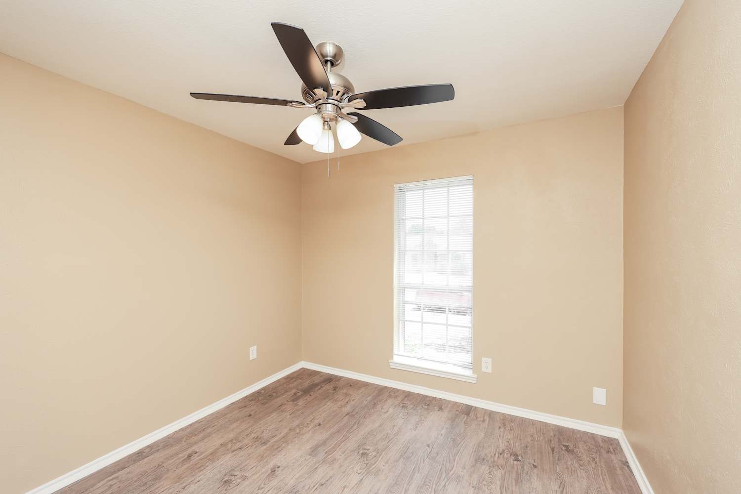 1337 Greenbriar Ln, Lancaster photo 13