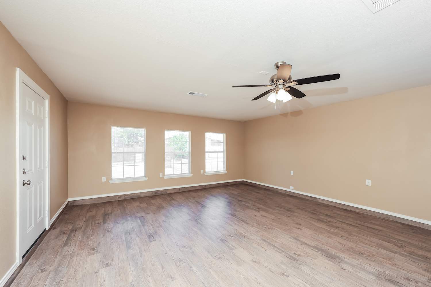 1337 Greenbriar Ln, Lancaster photo 9