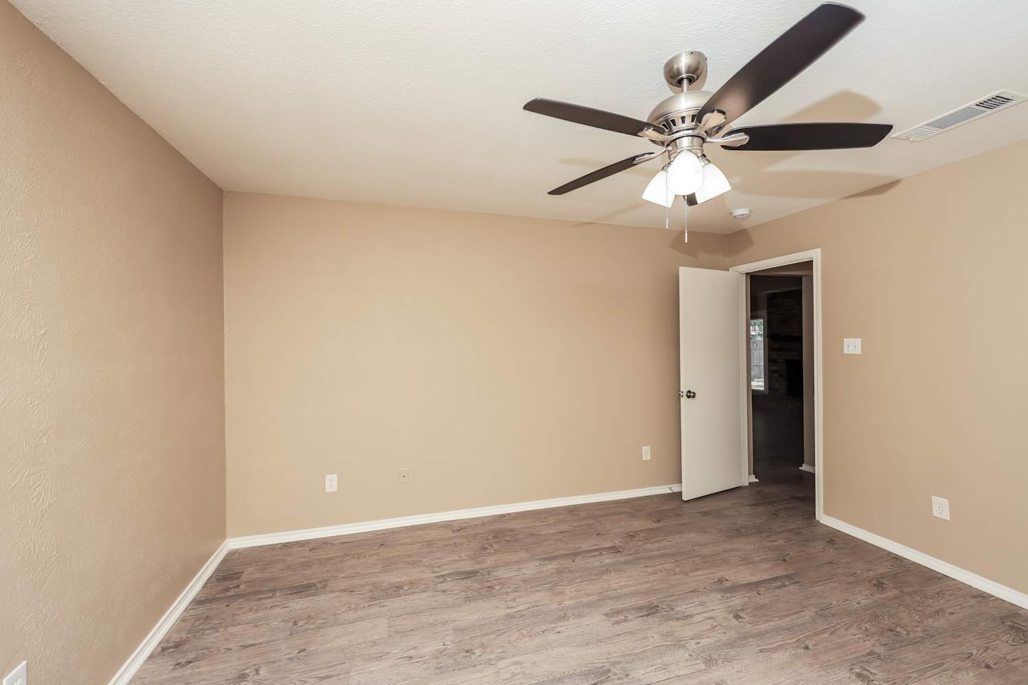1337 Greenbriar Ln, Lancaster photo 11
