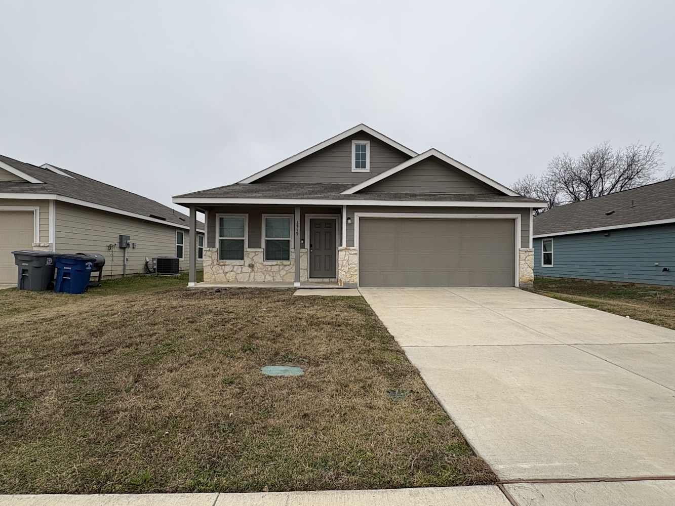1339 Mosely Cir, Dallas photo 1