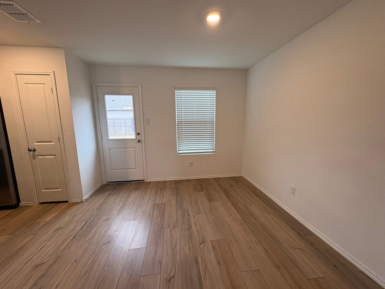 1339 Mosely Cir, Dallas photo 6