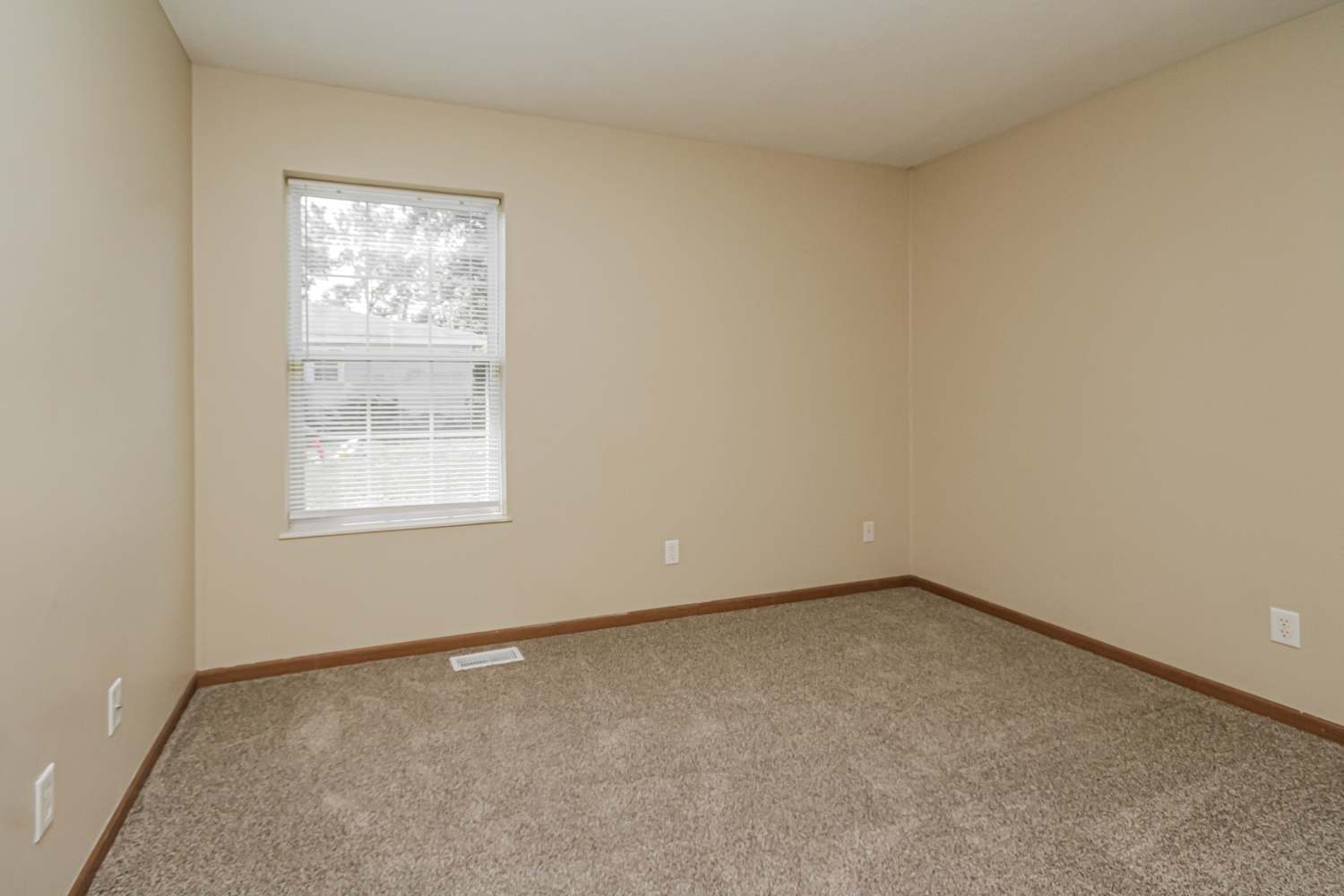 1341 Fairmount Ave, Joliet photo 12