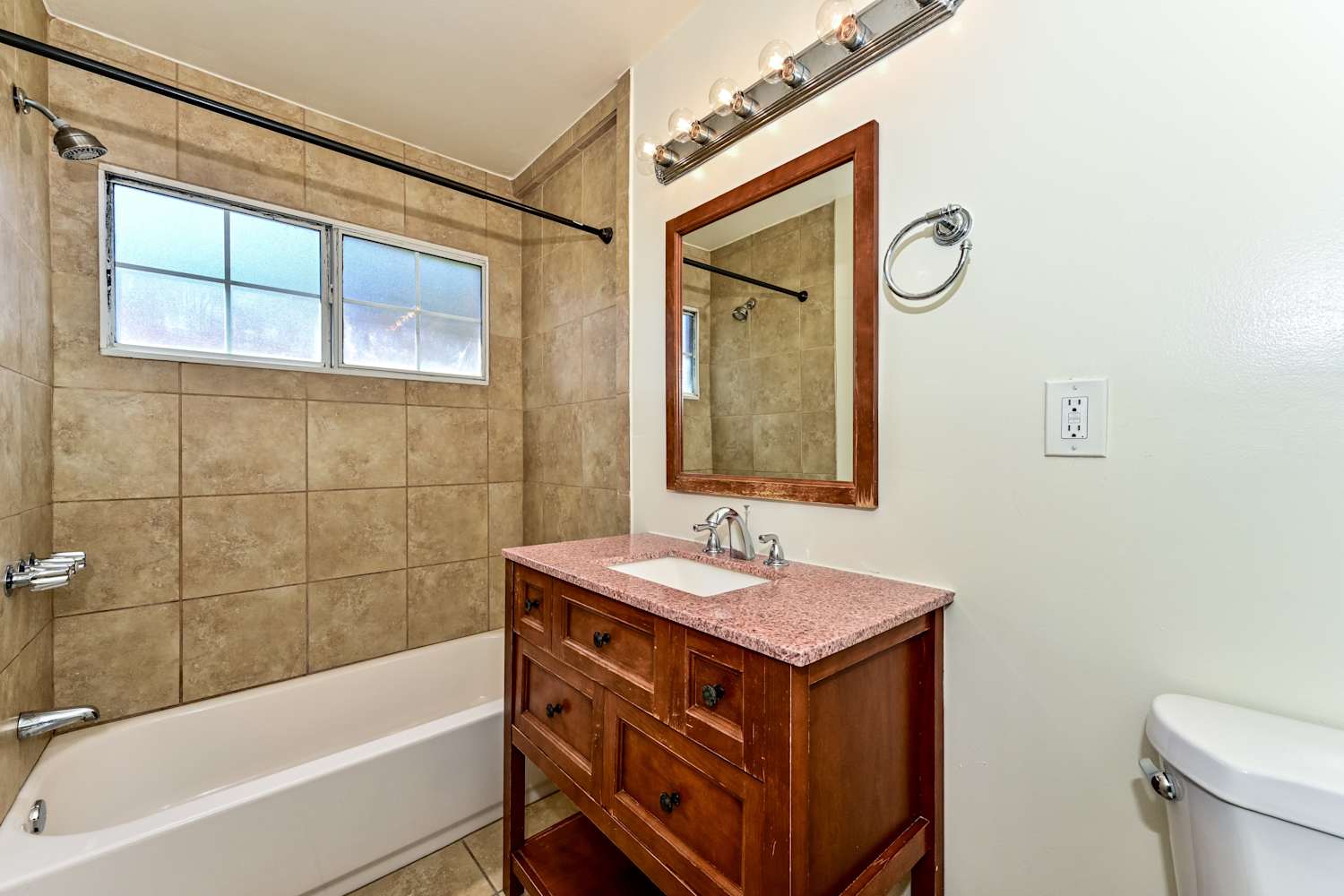 13425 Ebell St, Van Nuys photo 14