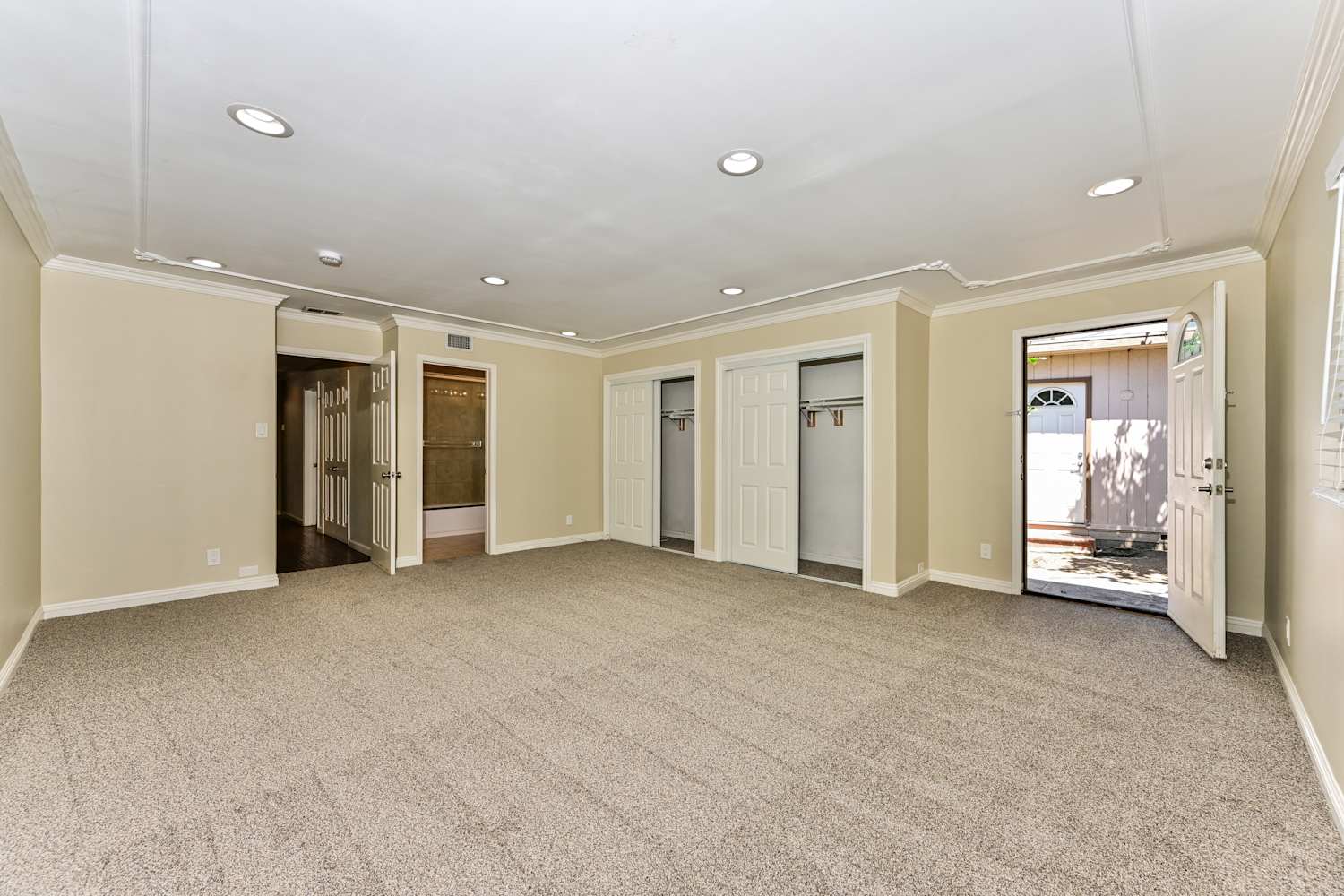 13425 Ebell St, Van Nuys photo 9