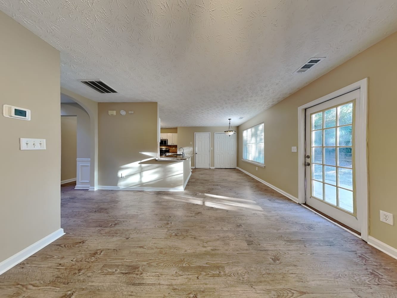 1346 Dalesford Dr, Alpharetta photo 8