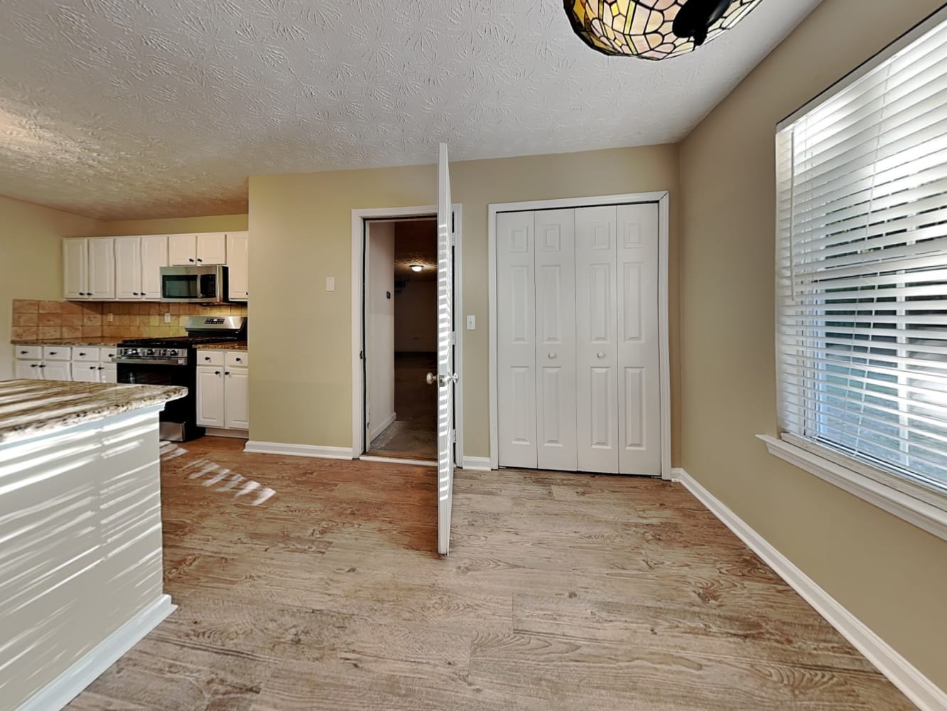 1346 Dalesford Dr, Alpharetta photo 10