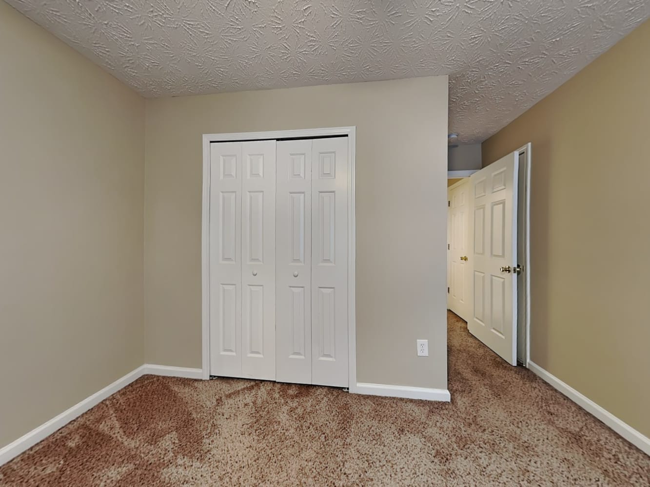 1346 Dalesford Dr, Alpharetta photo 14