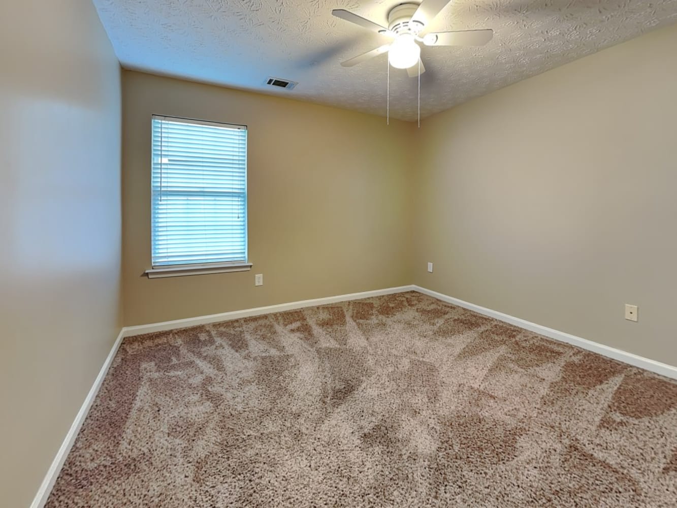 1346 Dalesford Dr, Alpharetta photo 15