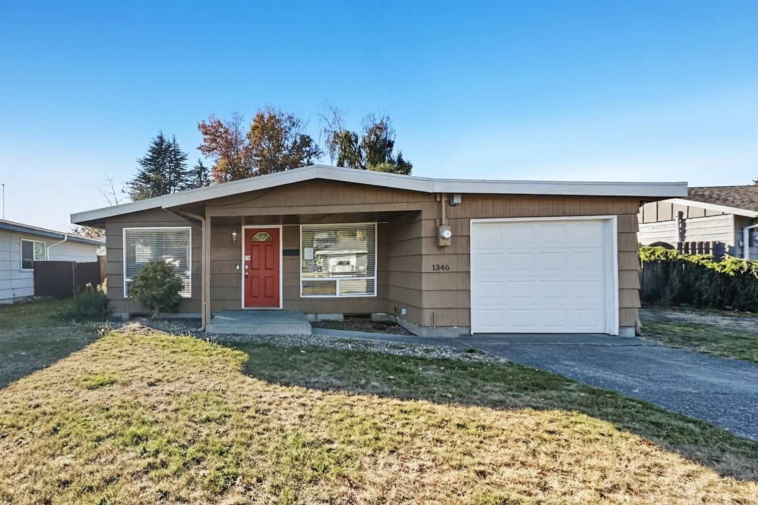 Front of 1346 Lenore Dr, Tacoma, WA