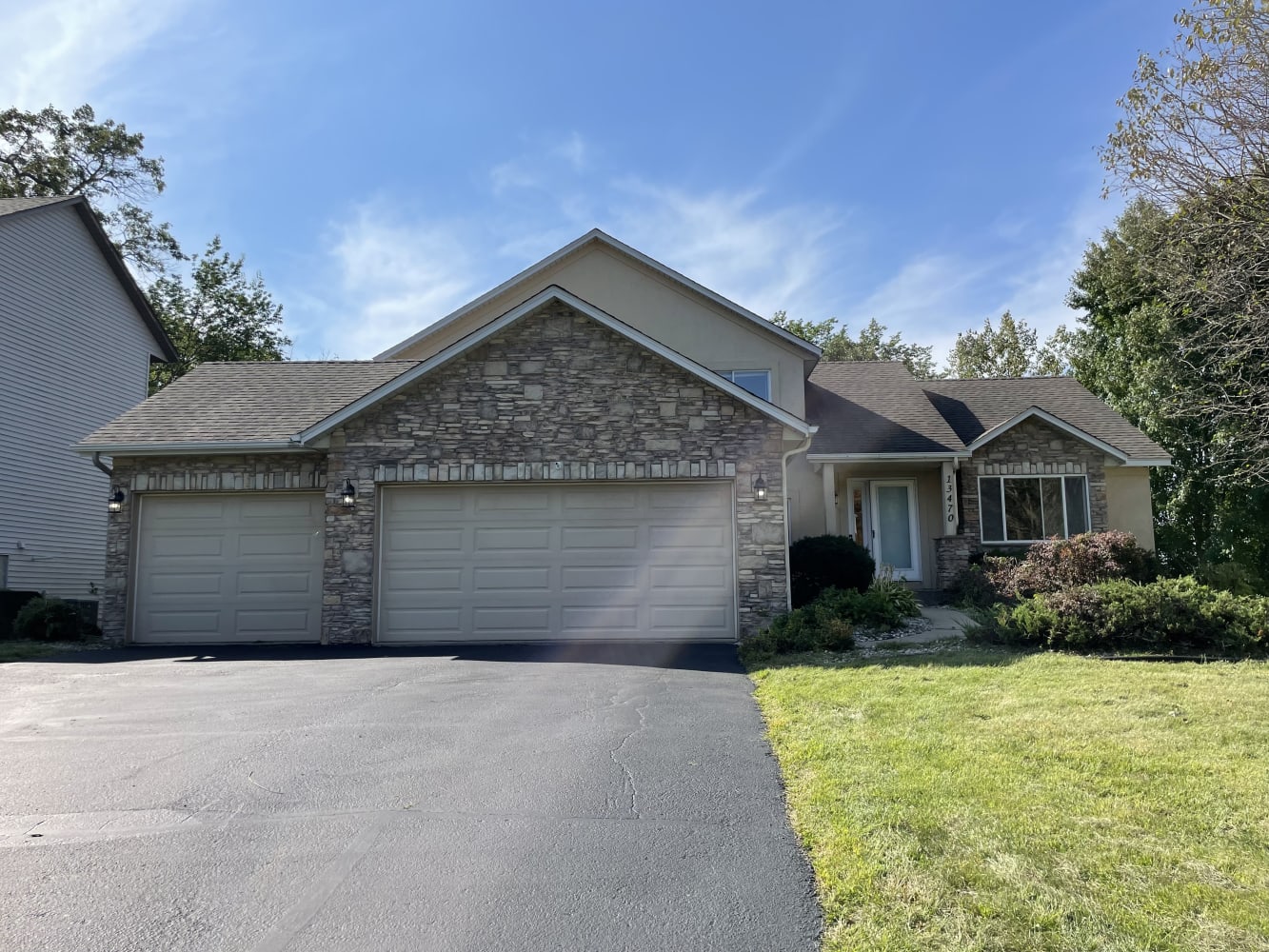 Front of 13470 Dellwood Way, Rosemount, MN
