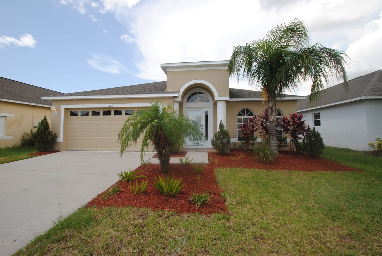 13528 Fladgate Mark Dr, Riverview photo 1