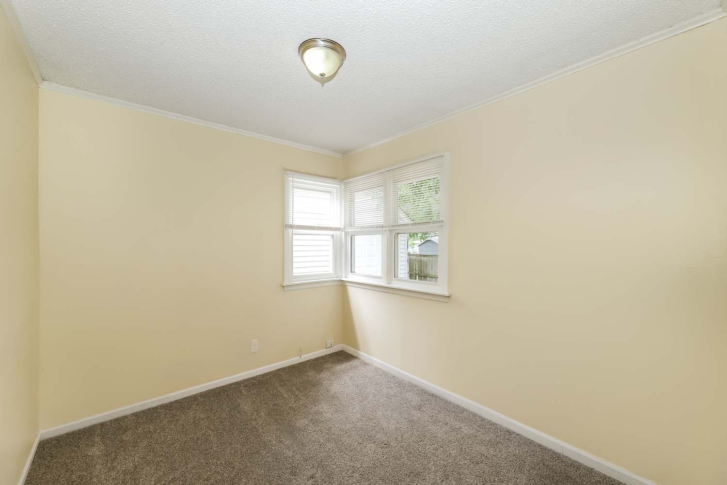 1359 Raymond Dr, Montgomery photo 12