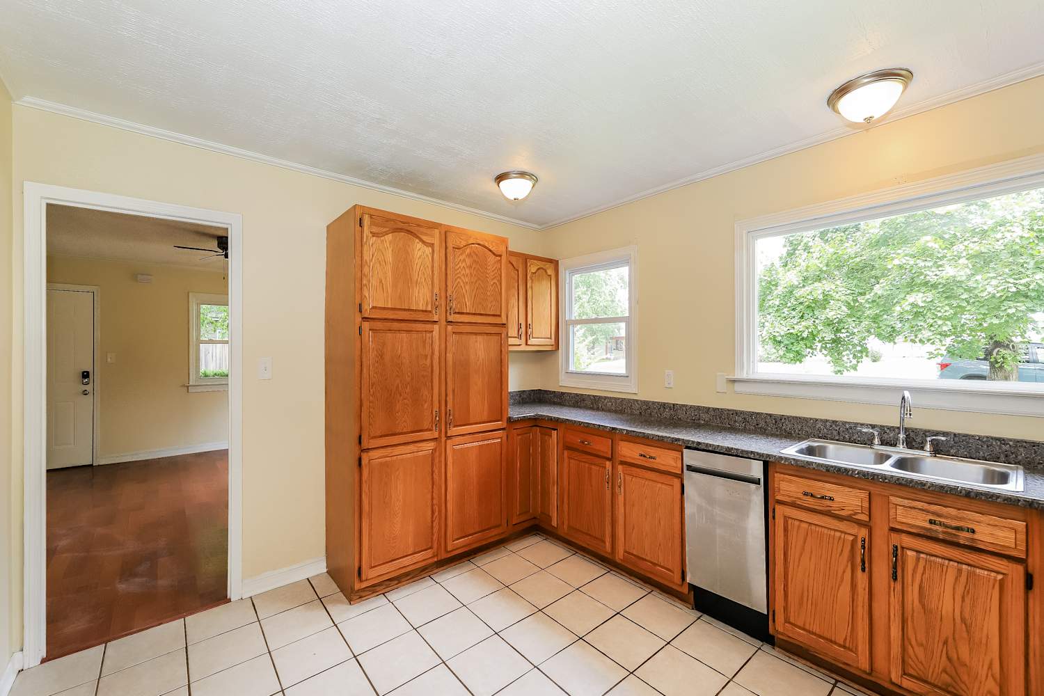 1359 Raymond Dr, Montgomery photo 6
