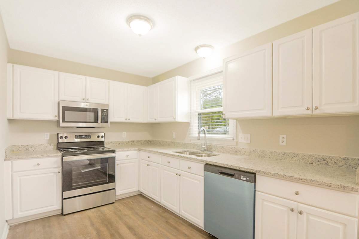 136 Kings Way, Angier photo 7