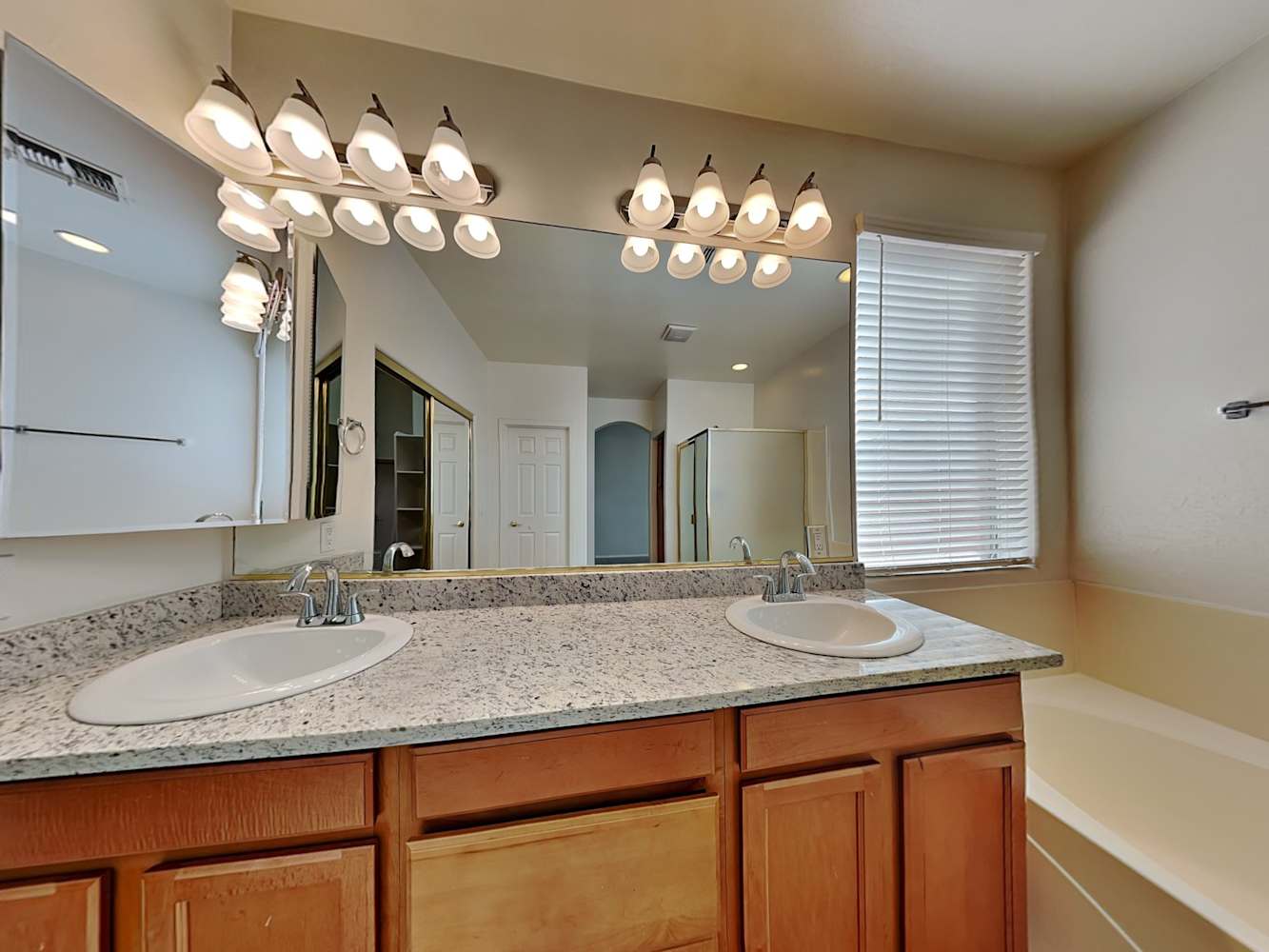 13607 W Acapulco Ln, Surprise photo 20