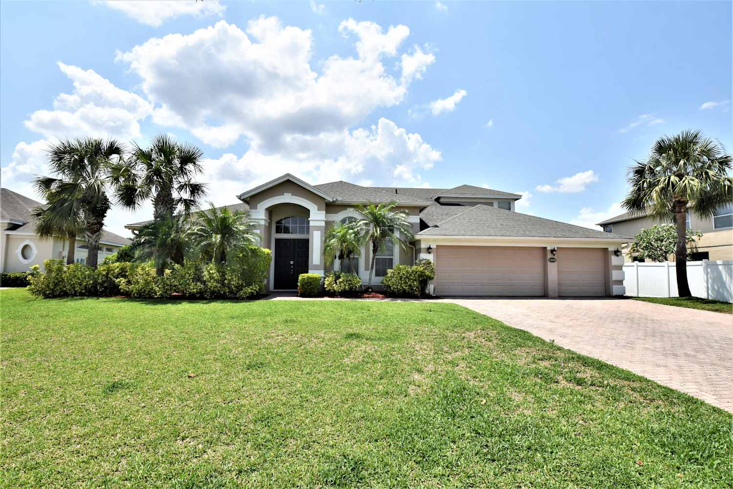 Front of 13626 Glynshel Dr, Winter Garden, FL