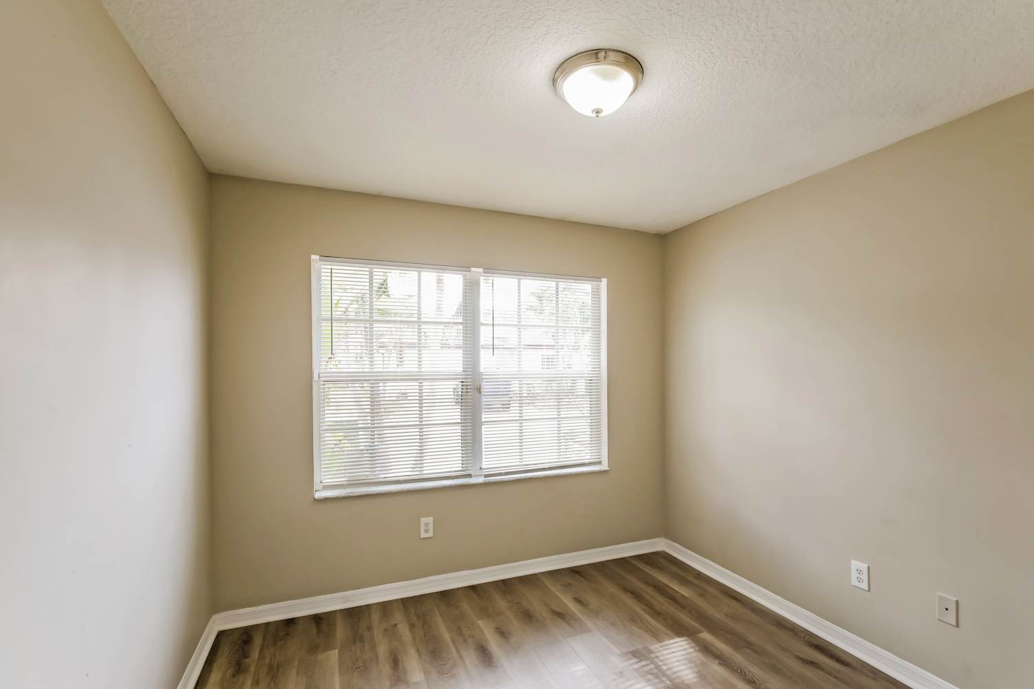 1365 SW 106th Ave, Pembroke Pines photo 11