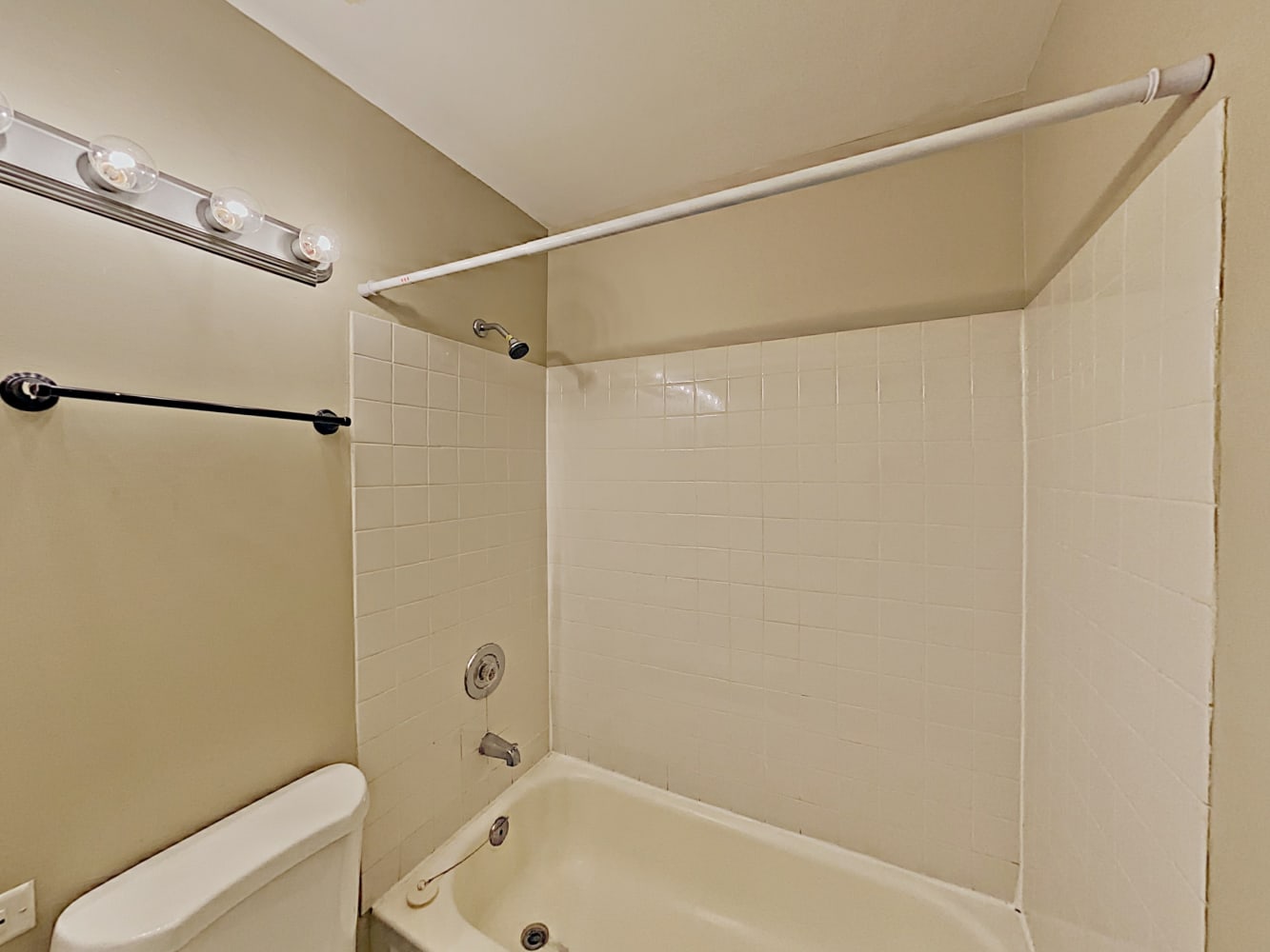 1369 Westchester Dr, Glendale Heights photo 16