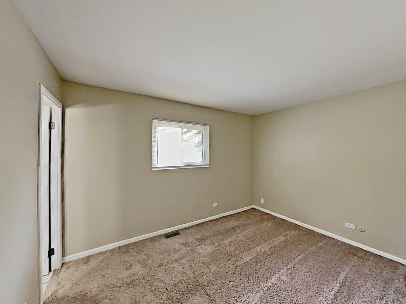 1369 Westchester Dr, Glendale Heights photo 11
