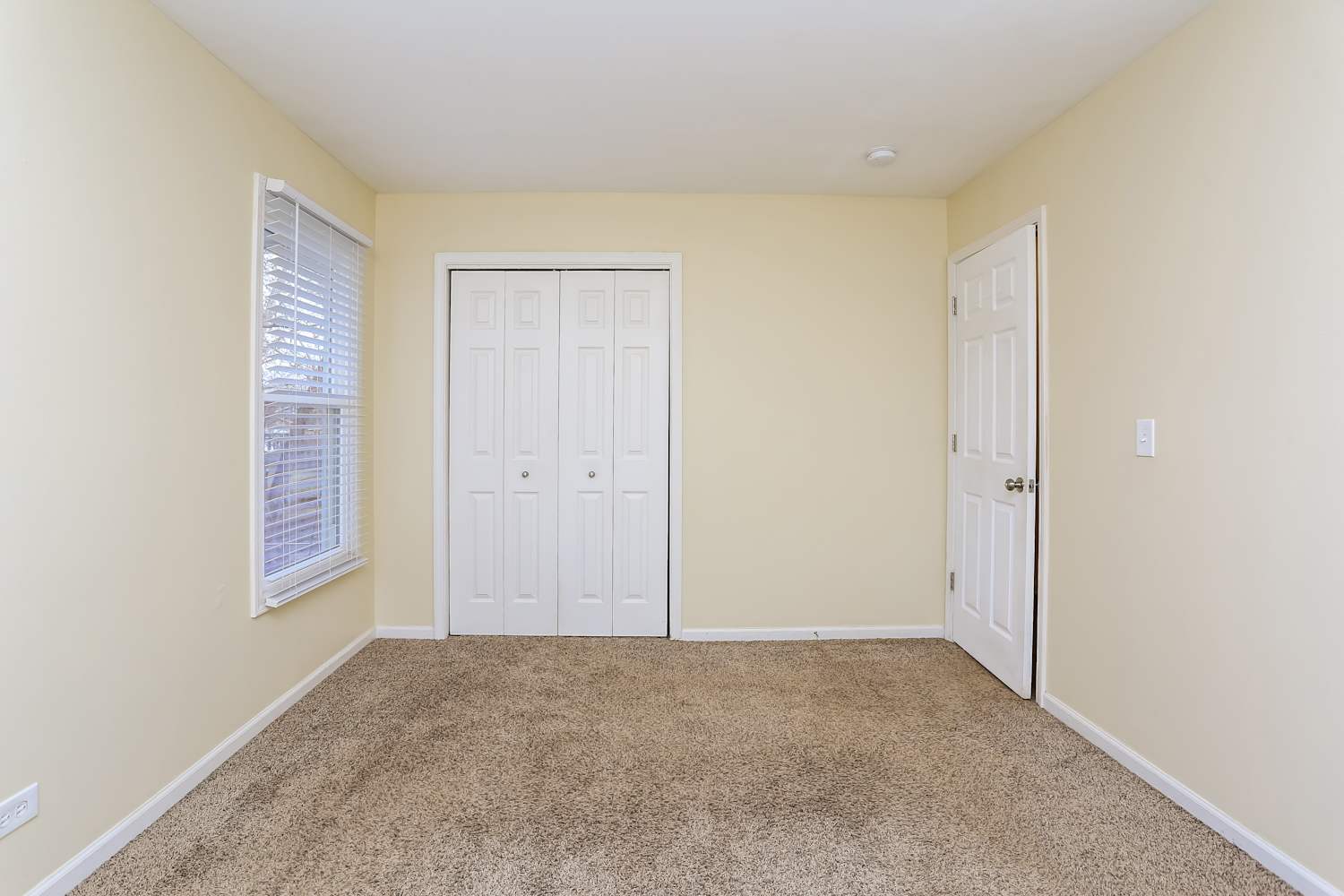 137 Mayfield Dr, Bolingbrook photo 10