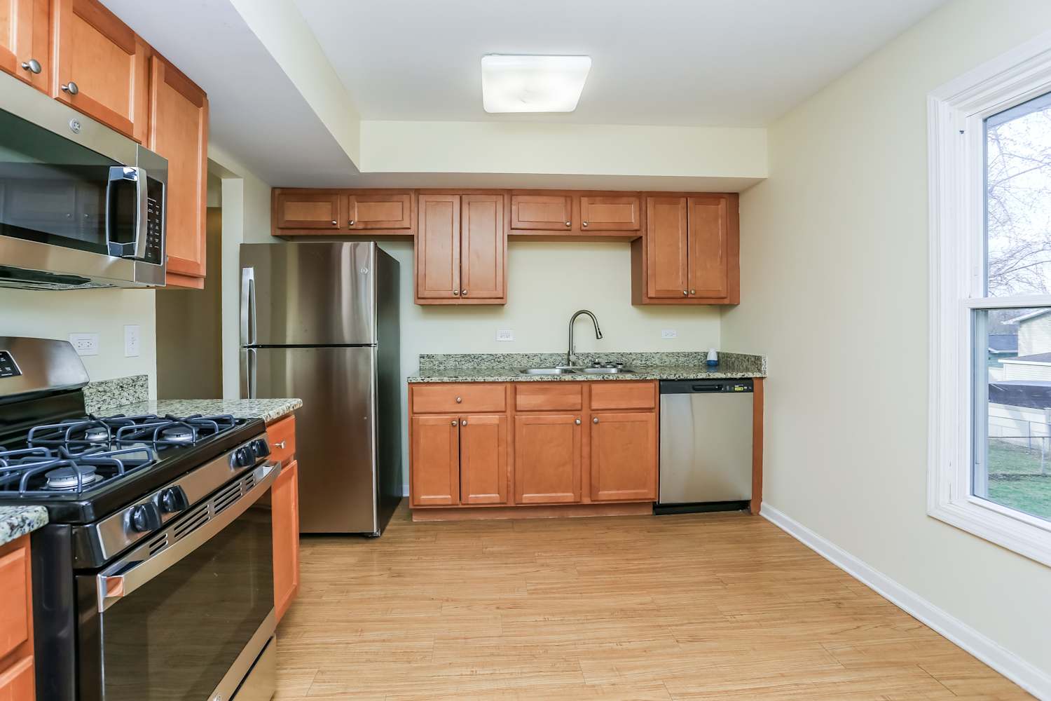 137 Mayfield Dr, Bolingbrook photo 8