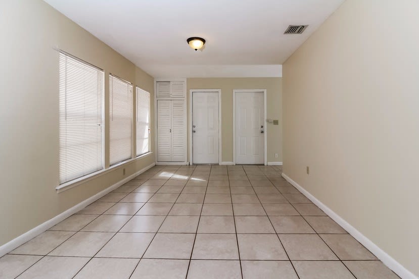 137 Riley Ave, Palm Springs photo 2